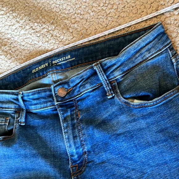 Old Navy Rockstar mid rise size 10 - Picture 2 of 6